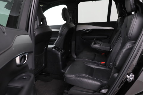 Volvo XC90 T8 Recharge R-Design | Luchtvering | Harman/Kardon | Stoelventilatie | Trekhaak | 22 inch