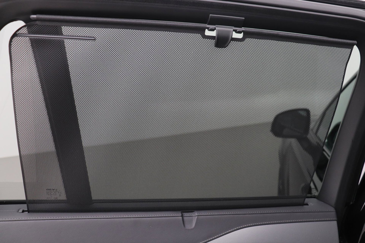 Volvo XC90 T8 Recharge R-Design | Luchtvering | Harman/Kardon | Stoelventilatie | Trekhaak | 22 inch