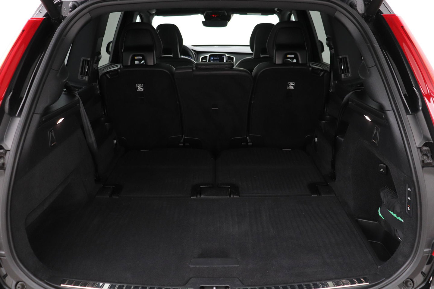 Volvo XC90 T8 Recharge R-Design | Luchtvering | Harman/Kardon | Stoelventilatie | Trekhaak | 22 inch
