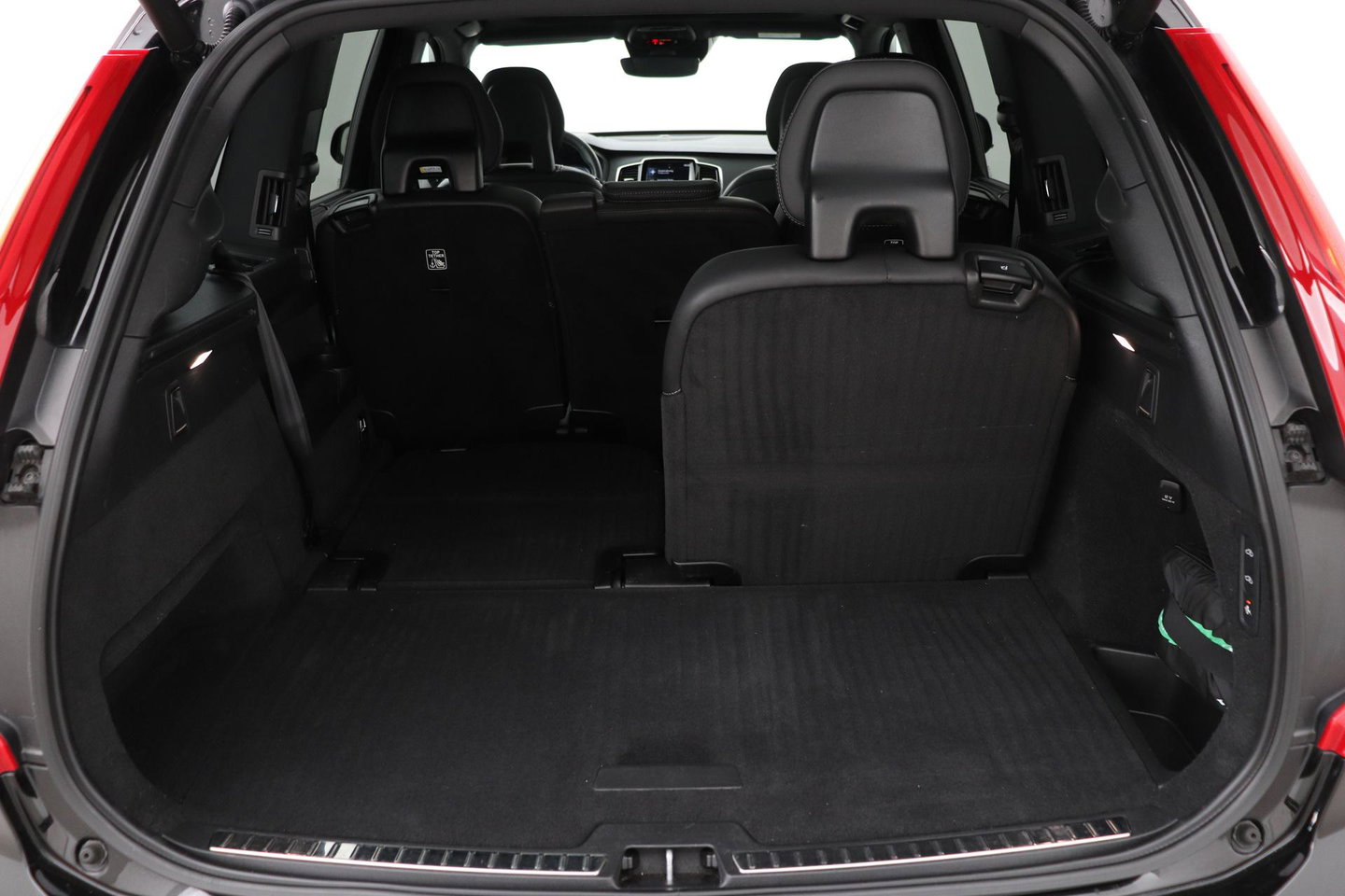 Volvo XC90 T8 Recharge R-Design | Luchtvering | Harman/Kardon | Stoelventilatie | Trekhaak | 22 inch