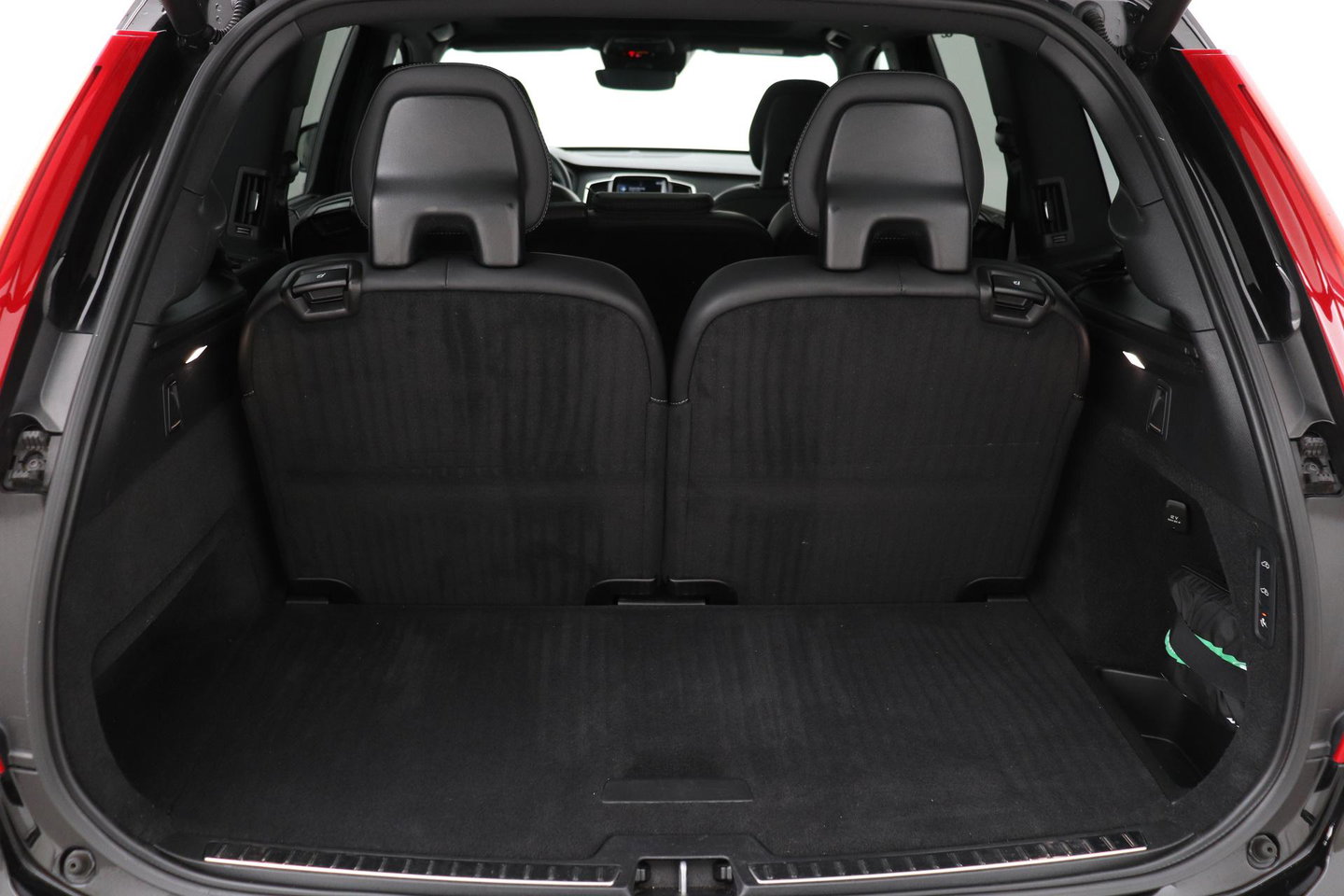 Volvo XC90 T8 Recharge R-Design | Luchtvering | Harman/Kardon | Stoelventilatie | Trekhaak | 22 inch
