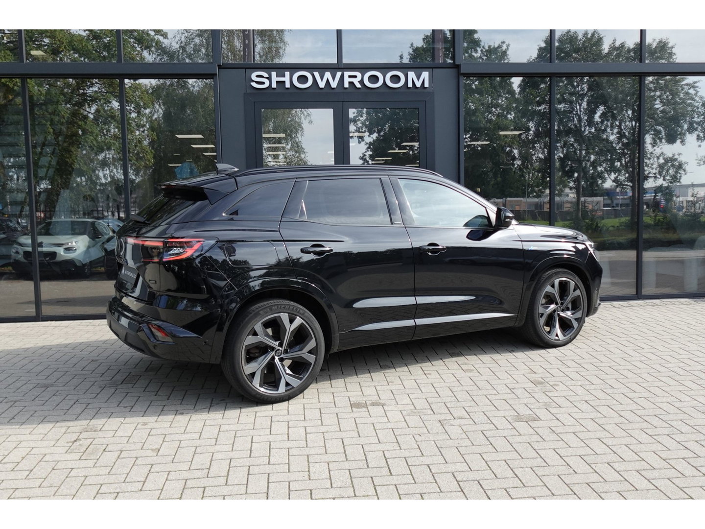 Renault Austral 1.2 E-Tech full hybrid 200 Evolution PANO HUD CAM