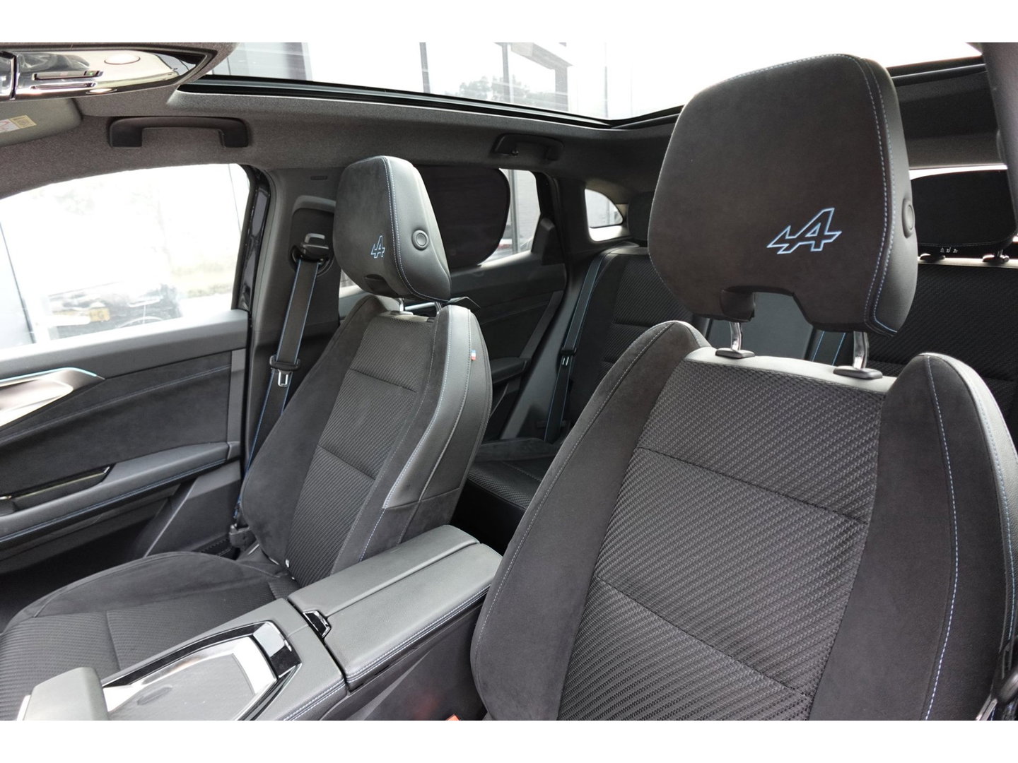 Renault Austral 1.2 E-Tech full hybrid 200 Evolution PANO HUD CAM