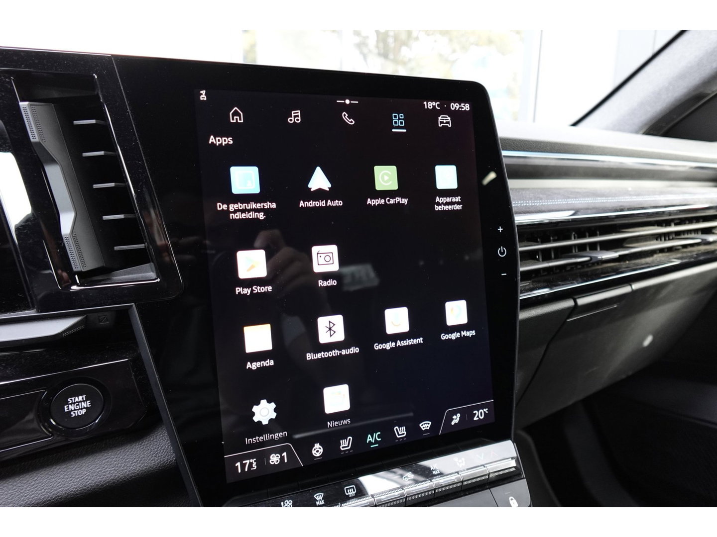 Renault Austral 1.2 E-Tech full hybrid 200 Evolution PANO HUD CAM
