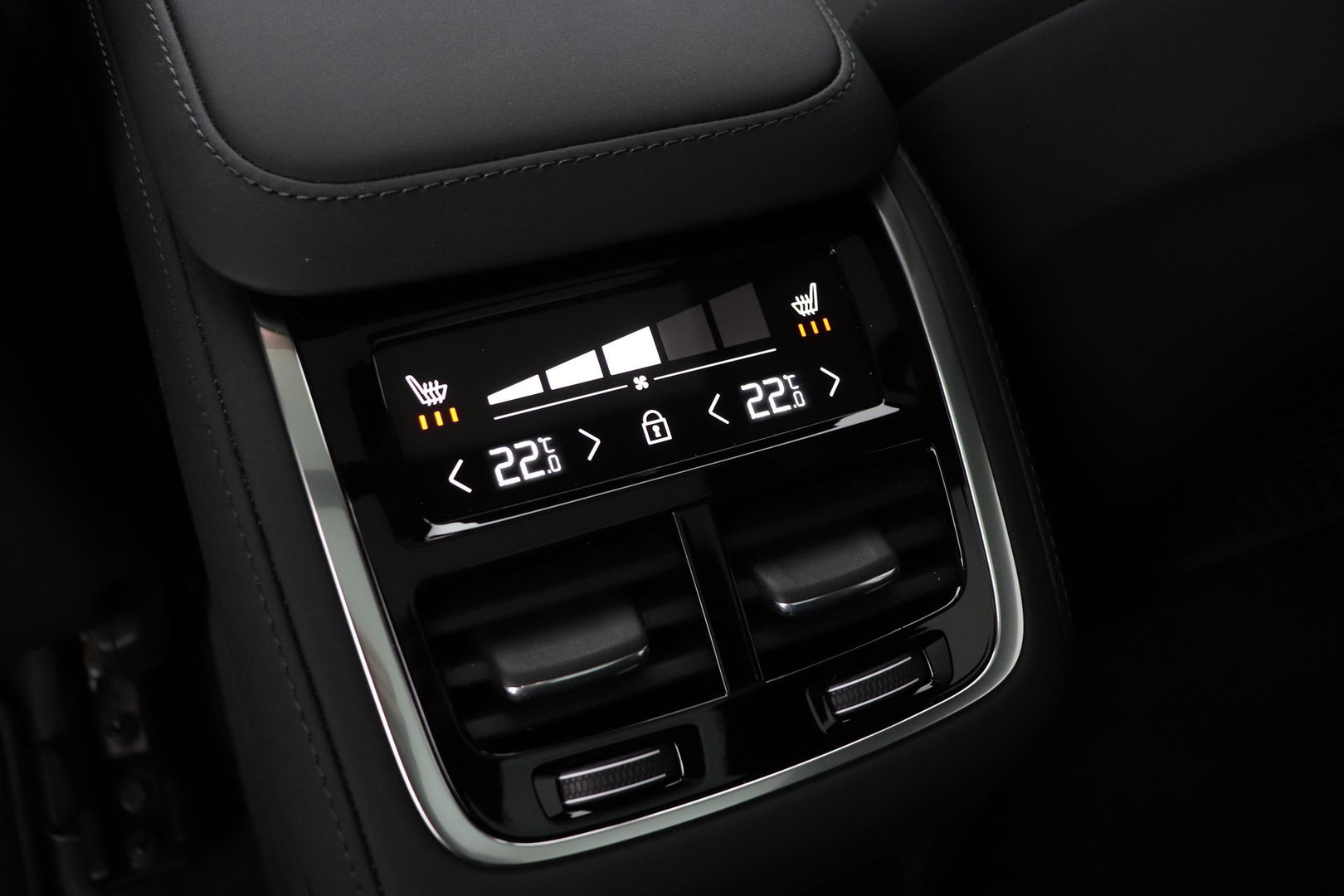 Volvo XC90 T8 Ultra Bright | Bowers&Wilkins | Panoramadak | 360° Camera | Massage | Head-Up | Stoelventilatie | ACC