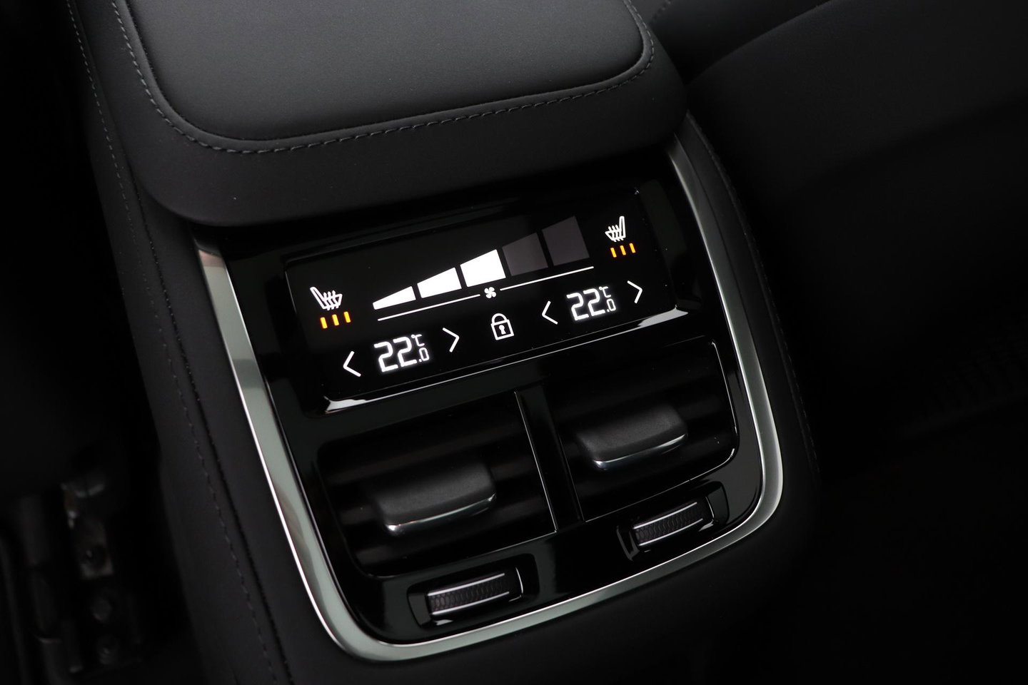 Volvo XC90 T8 Ultra Bright | Bowers&Wilkins | Panoramadak | 360° Camera | Massage | Head-Up | Stoelventilatie | ACC