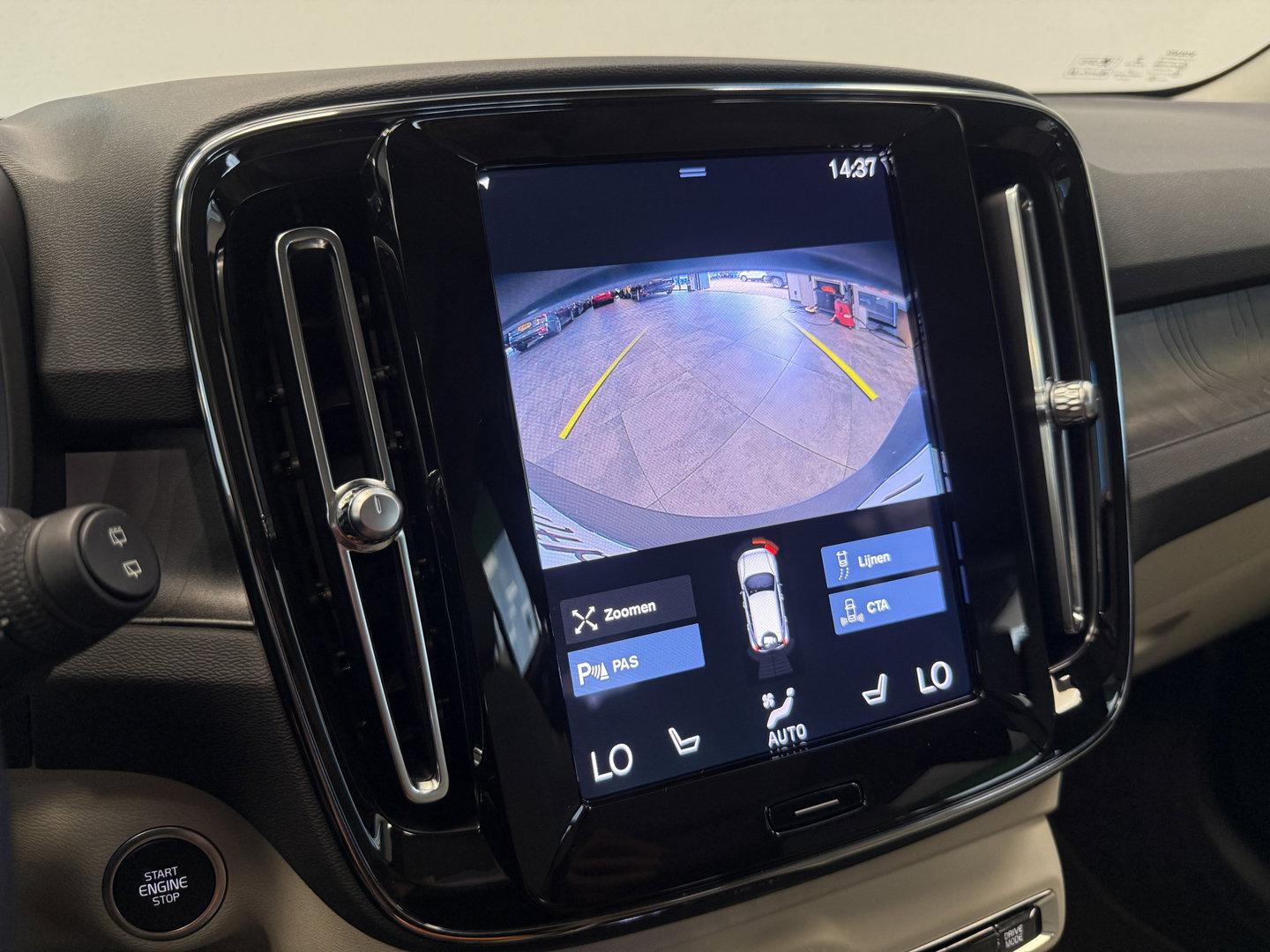Volvo XC40 1.5 T5 Recharge Ultimate Bright ACC Elec. achterklep Harman/Kardon 24 Maanden garantie* (Vraag naar de voorwaarden)