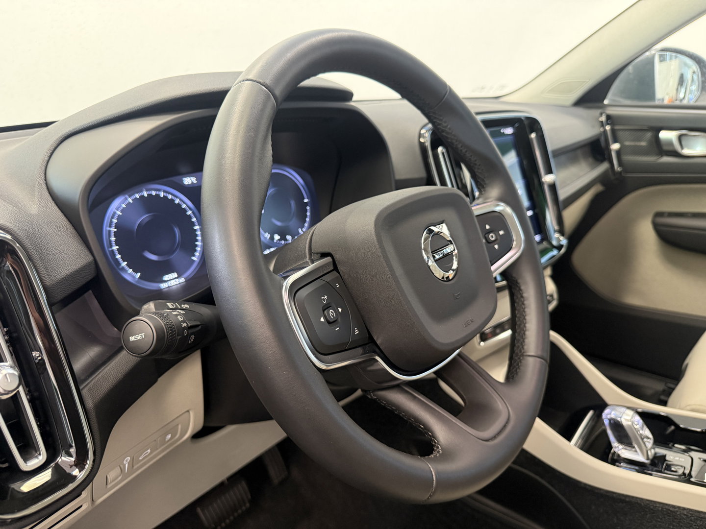Volvo XC40 1.5 T5 Recharge Ultimate Bright ACC Elec. achterklep Harman/Kardon 24 Maanden garantie* (Vraag naar de voorwaarden)