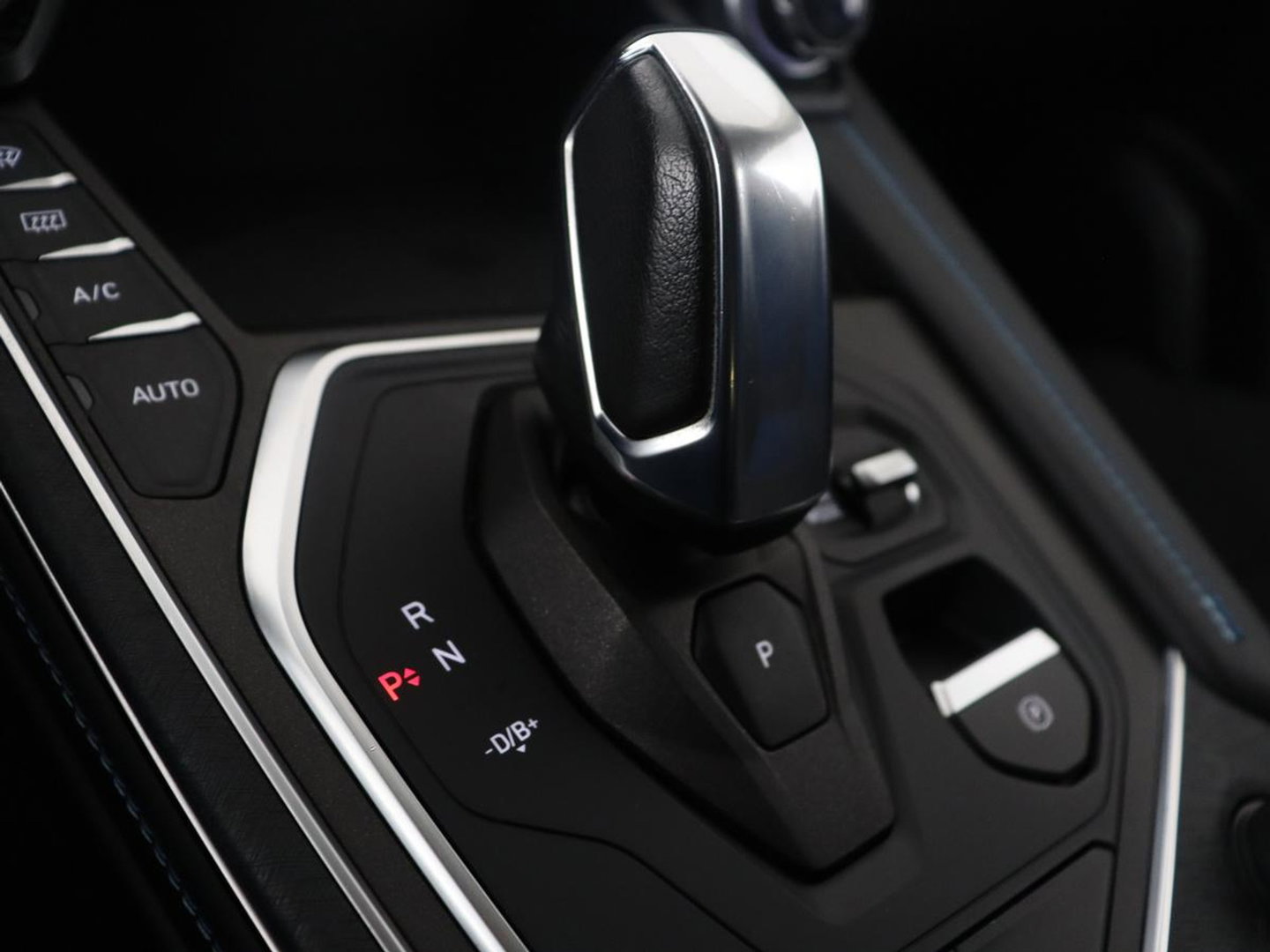 Lynk & Co 1 1.5 | Stoelverwarming | LED | Navigatie | 360 Camera
