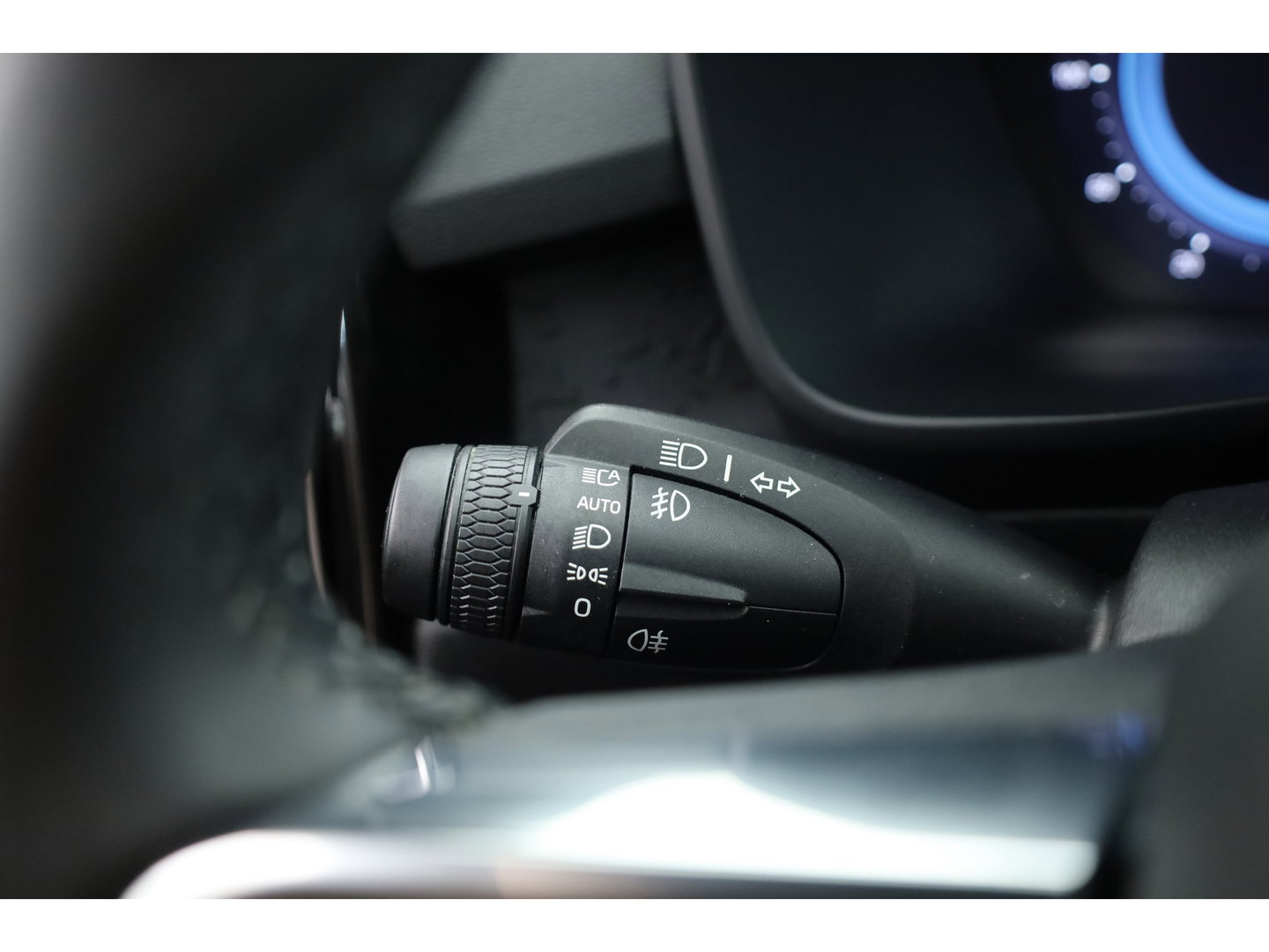 Volvo XC40 Single Motor Extended Range Plus 82 kWh | Rijklaar! | Dig. Cockpit | Bliss | Pilot Assist | Stuur- Stoelverw. | Camera+PDC | Google | App.Connect | Elek. Klep | Led | LM V