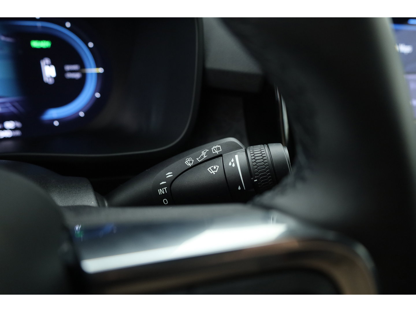 Volvo XC40 Single Motor Extended Range Plus 82 kWh | Rijklaar! | Dig. Cockpit | Bliss | Pilot Assist | Stuur- Stoelverw. | Camera+PDC | Google | App.Connect | Elek. Klep | Led | LM V