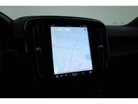 Volvo XC40 Single Motor Extended Range Plus 82 kWh | Rijklaar! | Dig. Cockpit | Bliss | Pilot Assist | Stuur- Stoelverw. | Camera+PDC | Google | App.Connect | Elek. Klep | Led | LM V