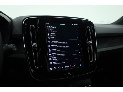 Volvo XC40 Single Motor Extended Range Plus 82 kWh | Rijklaar! | Dig. Cockpit | Bliss | Pilot Assist | Stuur- Stoelverw. | Camera+PDC | Google | App.Connect | Elek. Klep | Led | LM V