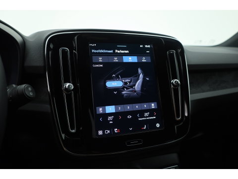 Volvo XC40 Single Motor Extended Range Plus 82 kWh | Rijklaar! | Dig. Cockpit | Bliss | Pilot Assist | Stuur- Stoelverw. | Camera+PDC | Google | App.Connect | Elek. Klep | Led | LM V