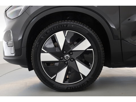 Volvo XC40 Single Motor Extended Range Plus 82 kWh | Rijklaar! | Dig. Cockpit | Bliss | Pilot Assist | Stuur- Stoelverw. | Camera+PDC | Google | App.Connect | Elek. Klep | Led | LM V