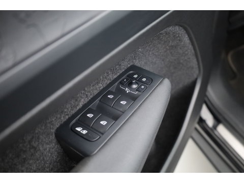 Volvo XC40 Single Motor Extended Range Plus 82 kWh | Rijklaar! | Dig. Cockpit | Bliss | Pilot Assist | Stuur- Stoelverw. | Camera+PDC | Google | App.Connect | Elek. Klep | Led | LM V
