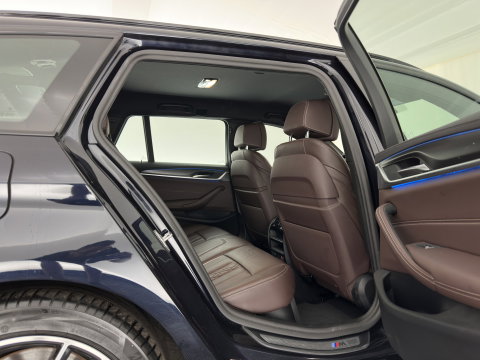 BMW 5 Serie Touring 530e Business Edition Plus M-Sportpack (Plug-in) (INCL.BTW) *HEAD-UP | LEATHER | LASER-LED | ADAPTIVE-CRUISE | BLIND-SPOT | MEMORY-PACK | DIGI-COCKPIT | HIFI-SOUND | CAMERA | NAVI-FULLMAP | PRIVACY-GLASS | SHIFT-PADDLES | AMBIENT-LIGHT | 18