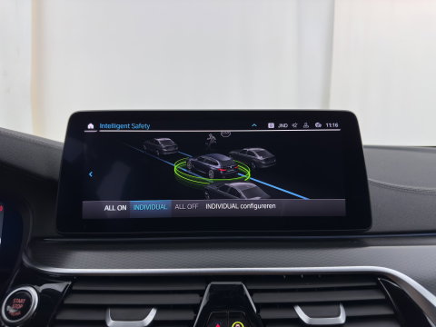 BMW 5 Serie Touring 530e Business Edition Plus M-Sportpack (Plug-in) (INCL.BTW) *HEAD-UP | LEATHER | LASER-LED | ADAPTIVE-CRUISE | BLIND-SPOT | MEMORY-PACK | DIGI-COCKPIT | HIFI-SOUND | CAMERA | NAVI-FULLMAP | PRIVACY-GLASS | SHIFT-PADDLES | AMBIENT-LIGHT | 18