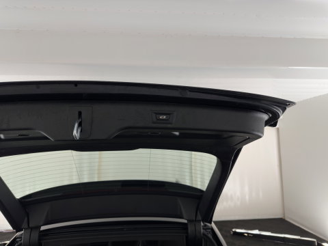 BMW 5 Serie Touring 530e Business Edition Plus M-Sportpack (Plug-in) (INCL.BTW) *HEAD-UP | LEATHER | LASER-LED | ADAPTIVE-CRUISE | BLIND-SPOT | MEMORY-PACK | DIGI-COCKPIT | HIFI-SOUND | CAMERA | NAVI-FULLMAP | PRIVACY-GLASS | SHIFT-PADDLES | AMBIENT-LIGHT | 18