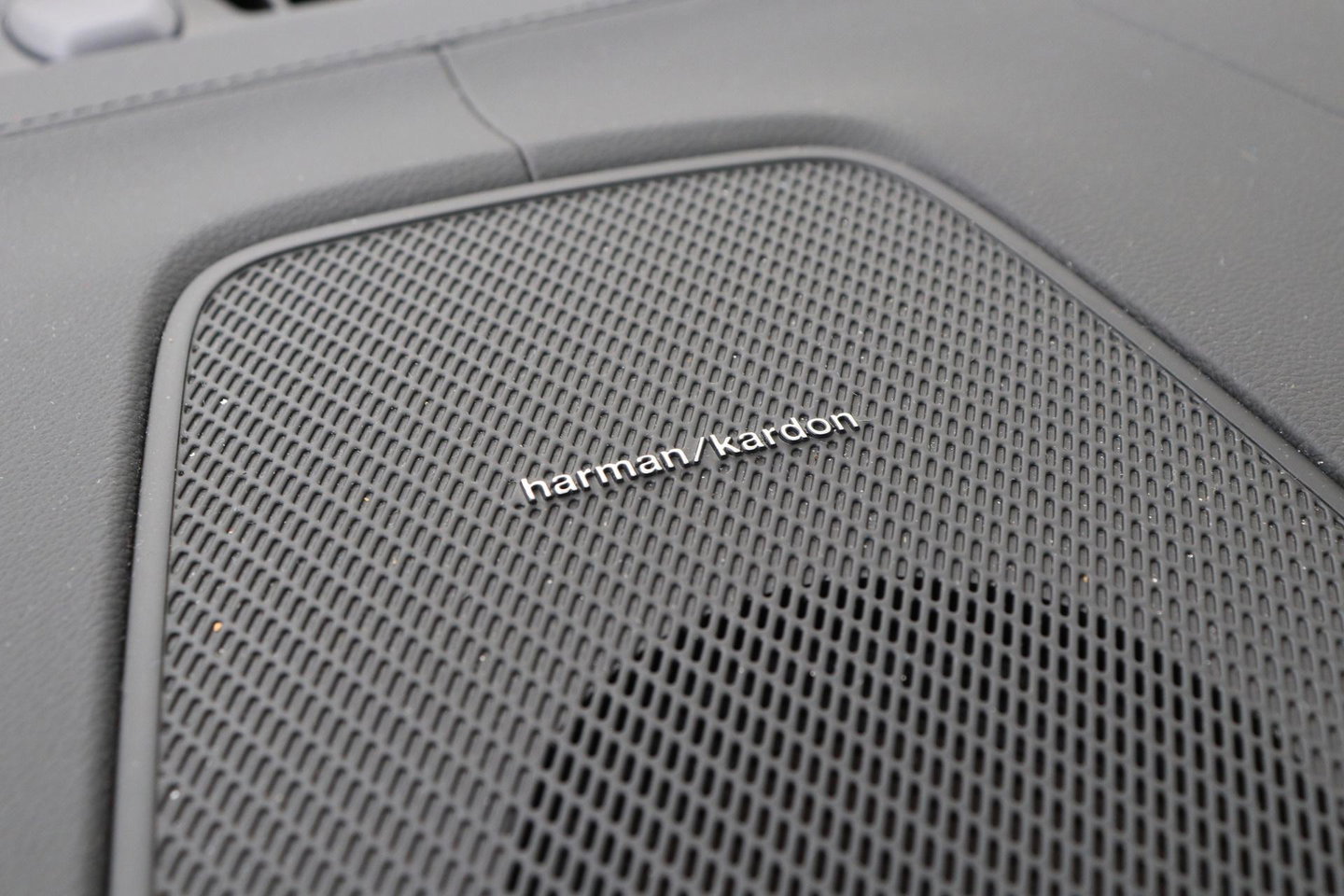 Volvo XC60 T6 Ultra Black Edition | Harman/Kardon | Panoramadak | ACC | Trekhaak | 360° Camera | Stoel+Stuurverwarming | 21 Inch