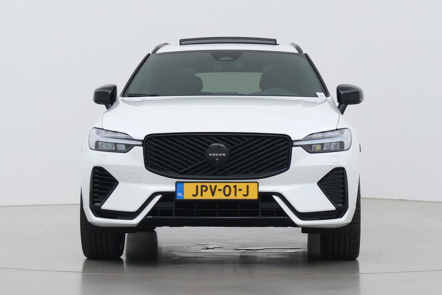 Volvo XC60 T6 Ultra Black Edition | Harman/Kardon | Panoramadak | ACC | Trekhaak | 360° Camera | Stoel+Stuurverwarming | 21 Inch