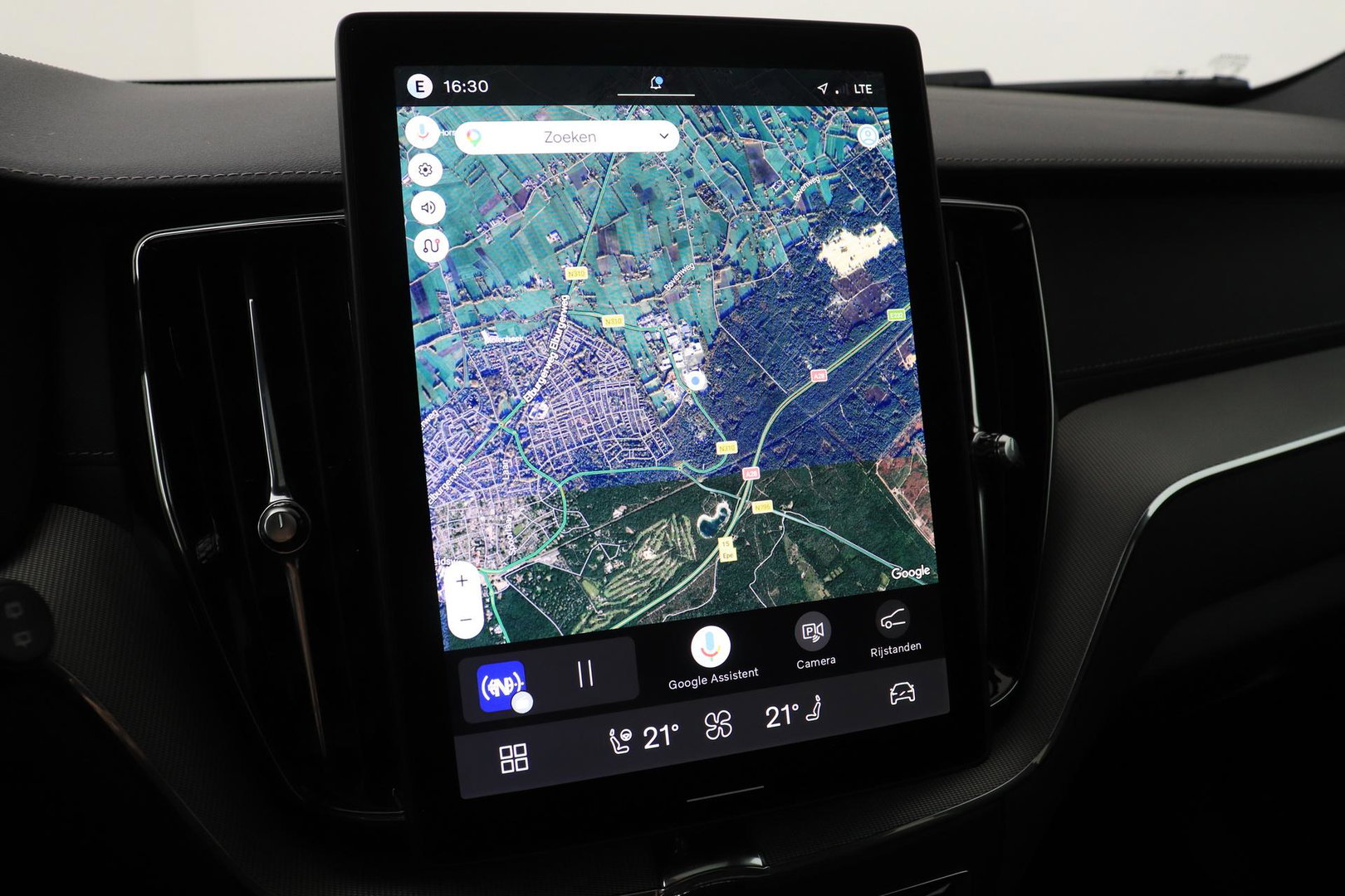 Volvo XC60 T6 Ultra Black Edition | Harman/Kardon | Panoramadak | ACC | Trekhaak | 360° Camera | Stoel+Stuurverwarming | 21 Inch