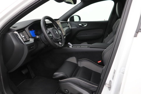 Volvo XC60 T6 Ultra Black Edition | Harman/Kardon | Panoramadak | ACC | Trekhaak | 360° Camera | Stoel+Stuurverwarming | 21 Inch