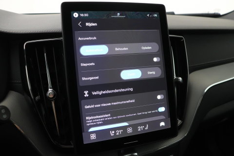 Volvo XC60 T6 Ultra Black Edition | Harman/Kardon | Panoramadak | ACC | Trekhaak | 360° Camera | Stoel+Stuurverwarming | 21 Inch