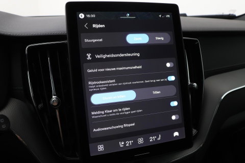 Volvo XC60 T6 Ultra Black Edition | Harman/Kardon | Panoramadak | ACC | Trekhaak | 360° Camera | Stoel+Stuurverwarming | 21 Inch