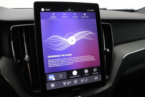 Volvo XC60 T6 Ultra Black Edition | Harman/Kardon | Panoramadak | ACC | Trekhaak | 360° Camera | Stoel+Stuurverwarming | 21 Inch
