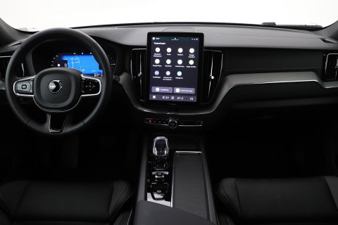 Volvo XC60 T6 Ultra Black Edition | Harman/Kardon | Panoramadak | ACC | Trekhaak | 360° Camera | Stoel+Stuurverwarming | 21 Inch
