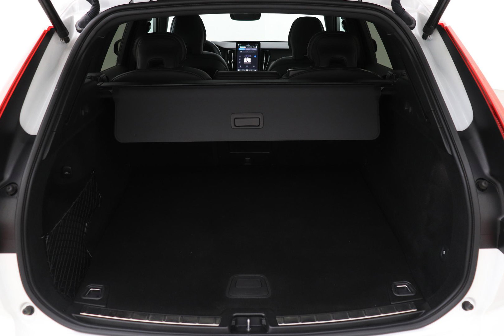 Volvo XC60 T6 Ultra Black Edition | Harman/Kardon | Panoramadak | ACC | Trekhaak | 360° Camera | Stoel+Stuurverwarming | 21 Inch