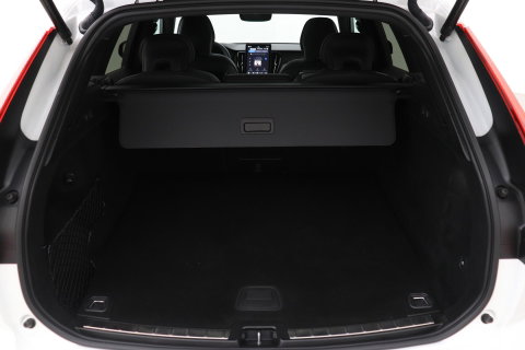 Volvo XC60 T6 Ultra Black Edition | Harman/Kardon | Panoramadak | ACC | Trekhaak | 360° Camera | Stoel+Stuurverwarming | 21 Inch