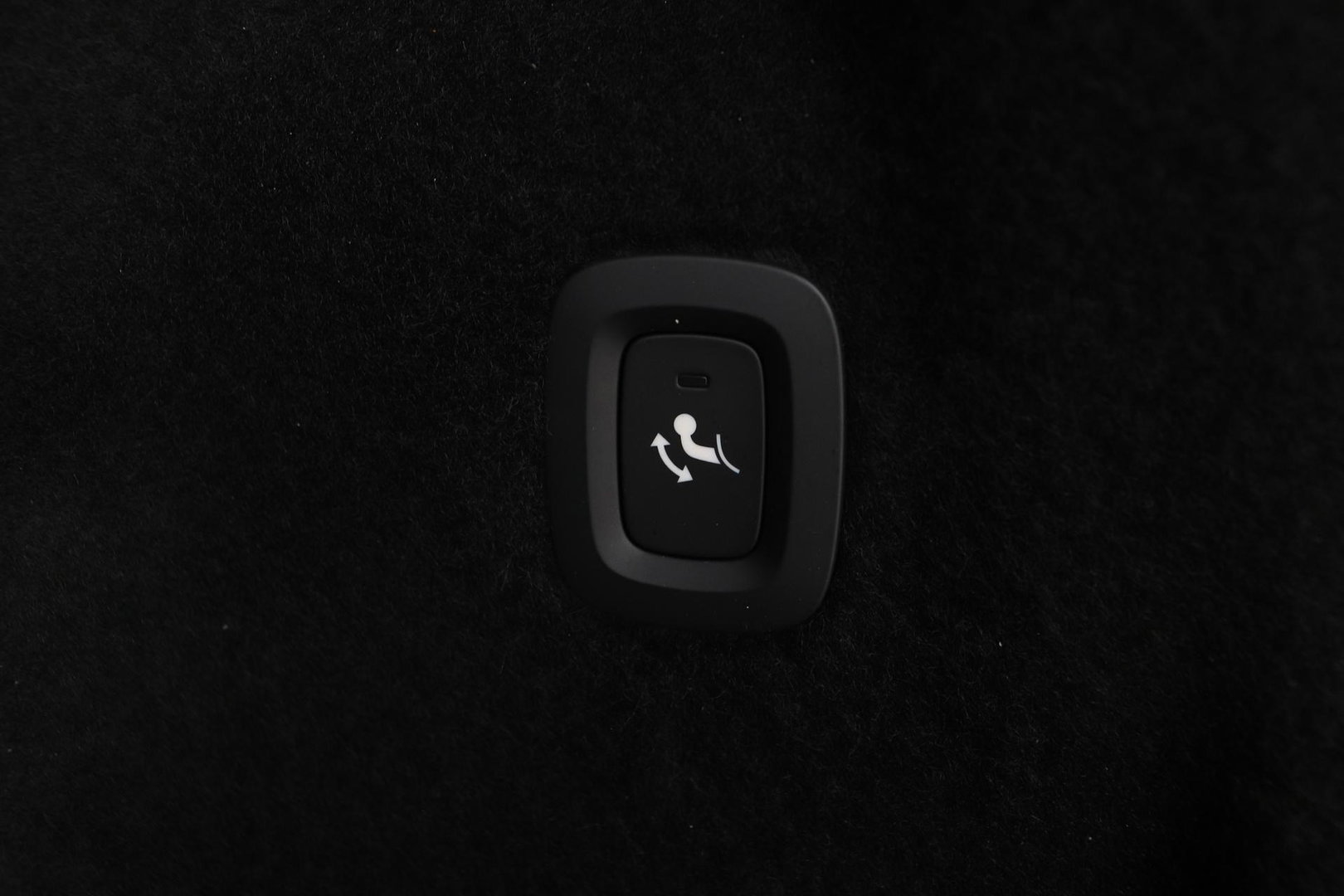 Volvo XC60 T6 Ultra Black Edition | Harman/Kardon | Panoramadak | ACC | Trekhaak | 360° Camera | Stoel+Stuurverwarming | 21 Inch