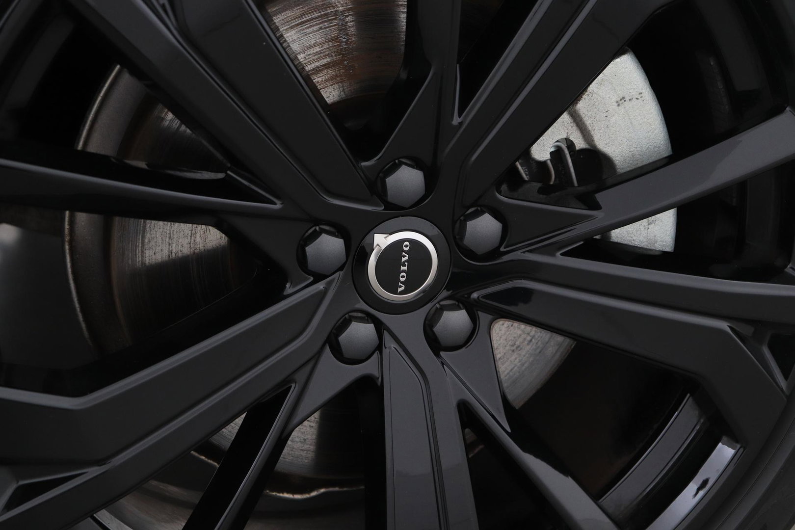 Volvo XC60 T6 Ultra Black Edition | Harman/Kardon | Panoramadak | ACC | Trekhaak | 360° Camera | Stoel+Stuurverwarming | 21 Inch