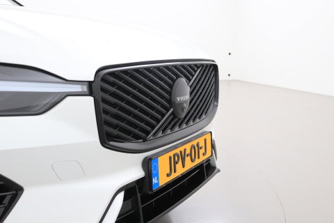 Volvo XC60 T6 Ultra Black Edition | Harman/Kardon | Panoramadak | ACC | Trekhaak | 360° Camera | Stoel+Stuurverwarming | 21 Inch