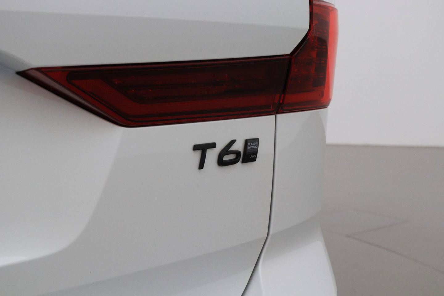 Volvo XC60 T6 Ultra Black Edition | Harman/Kardon | Panoramadak | ACC | Trekhaak | 360° Camera | Stoel+Stuurverwarming | 21 Inch