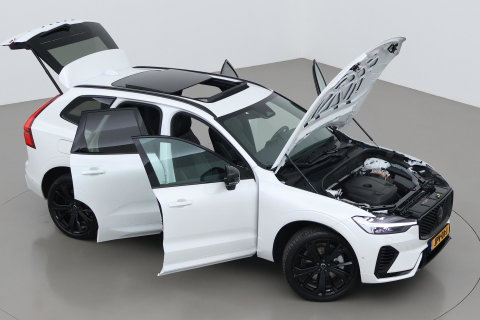 Volvo XC60 T6 Ultra Black Edition | Harman/Kardon | Panoramadak | ACC | Trekhaak | 360° Camera | Stoel+Stuurverwarming | 21 Inch