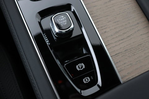 Volvo XC90 T8 Ultra Dark | Harman/Kardon | Trekhaak | Panoramadak | 360° Camera | Head-Up | Pilot Assist | 21 Inch