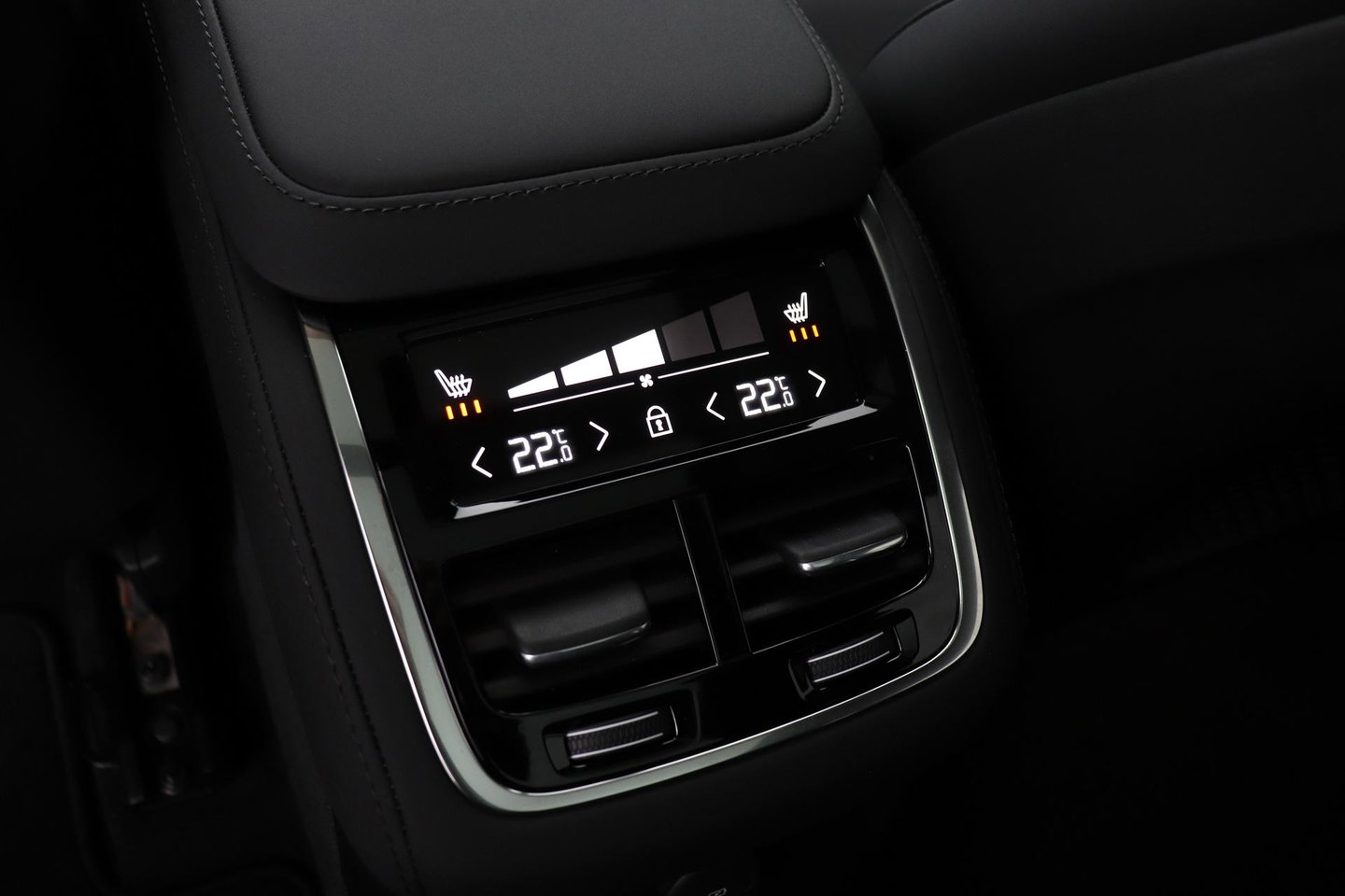 Volvo XC90 T8 Ultra Dark | Harman/Kardon | Trekhaak | Panoramadak | 360° Camera | Head-Up | Pilot Assist | 21 Inch