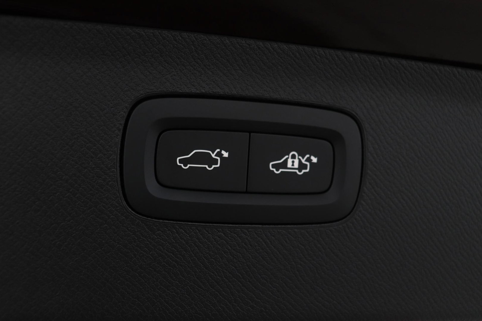 Volvo XC90 T8 Ultra Dark | Harman/Kardon | Trekhaak | Panoramadak | 360° Camera | Head-Up | Pilot Assist | 21 Inch