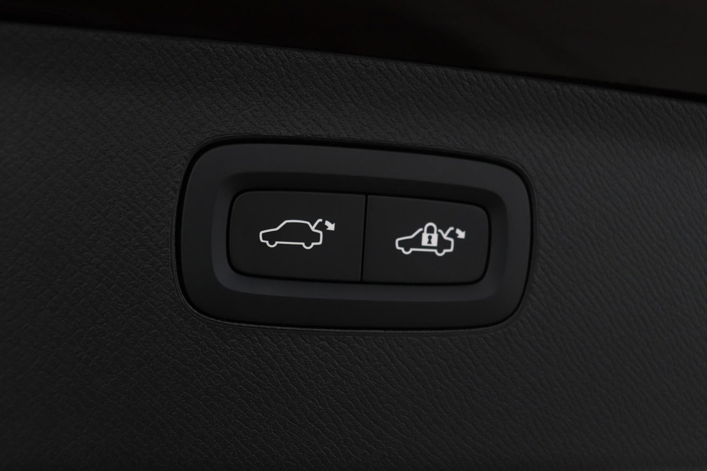 Volvo XC90 T8 Ultra Dark | Harman/Kardon | Trekhaak | Panoramadak | 360° Camera | Head-Up | Pilot Assist | 21 Inch