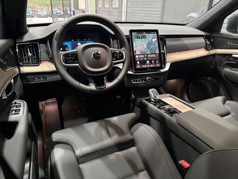 Volvo XC90 T8 Ultra Dark | Harman/Kardon | Panoramadak | Head-Up | Trekhaak | 360° Camera | Pilot Assist