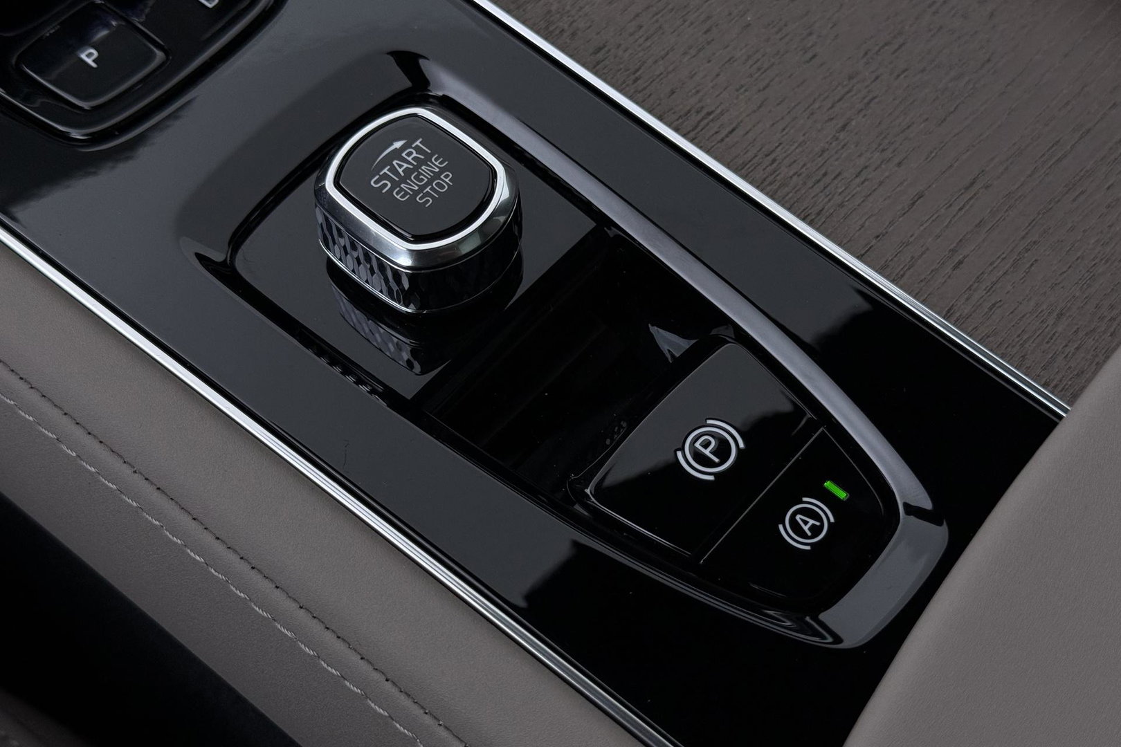 Volvo XC90 T8 Ultra Bright | Harman/Kardon | Trekhaak | Panoramadak | 360° Camera | Head-Up | ACC | 21 Inch