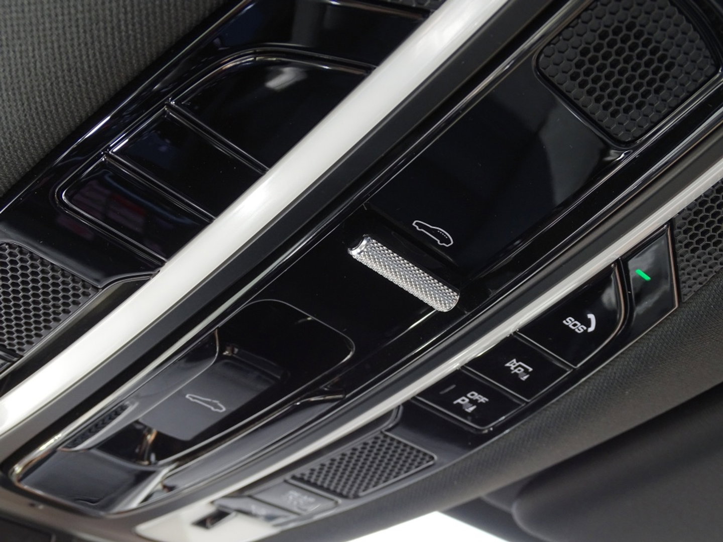 Porsche Cayenne 3.0 E-Hybrid 462PK / sportDesign / softclose / Bose / BTW / 360°