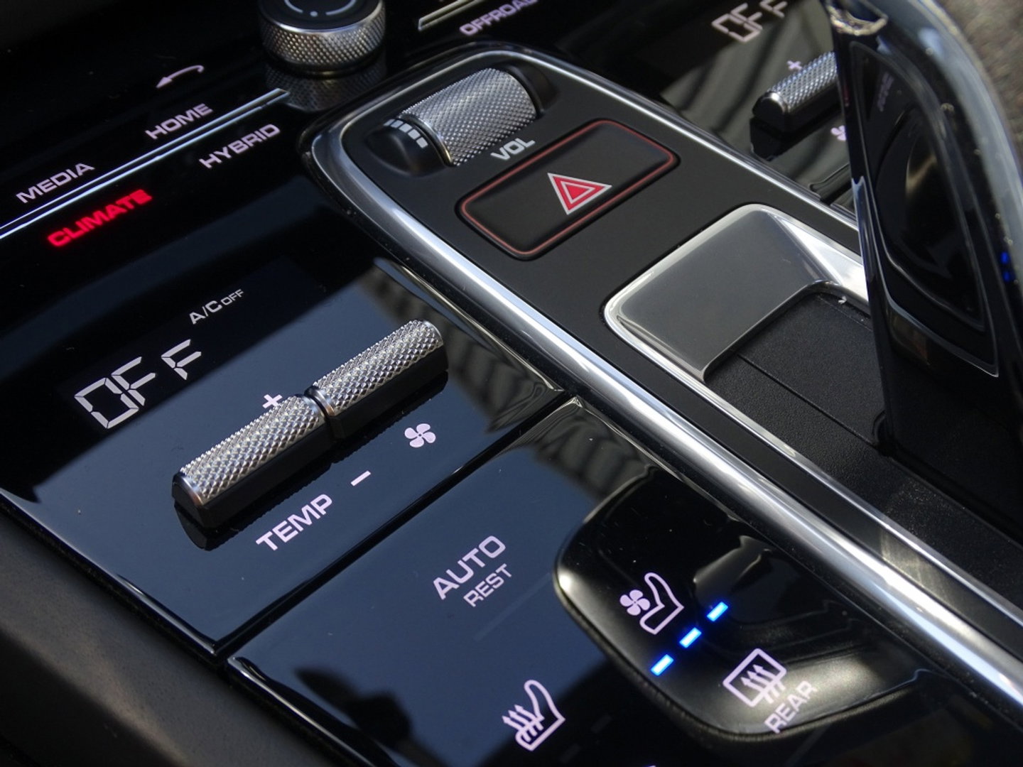 Porsche Cayenne 3.0 E-Hybrid 462PK / sportDesign / softclose / Bose / BTW / 360°