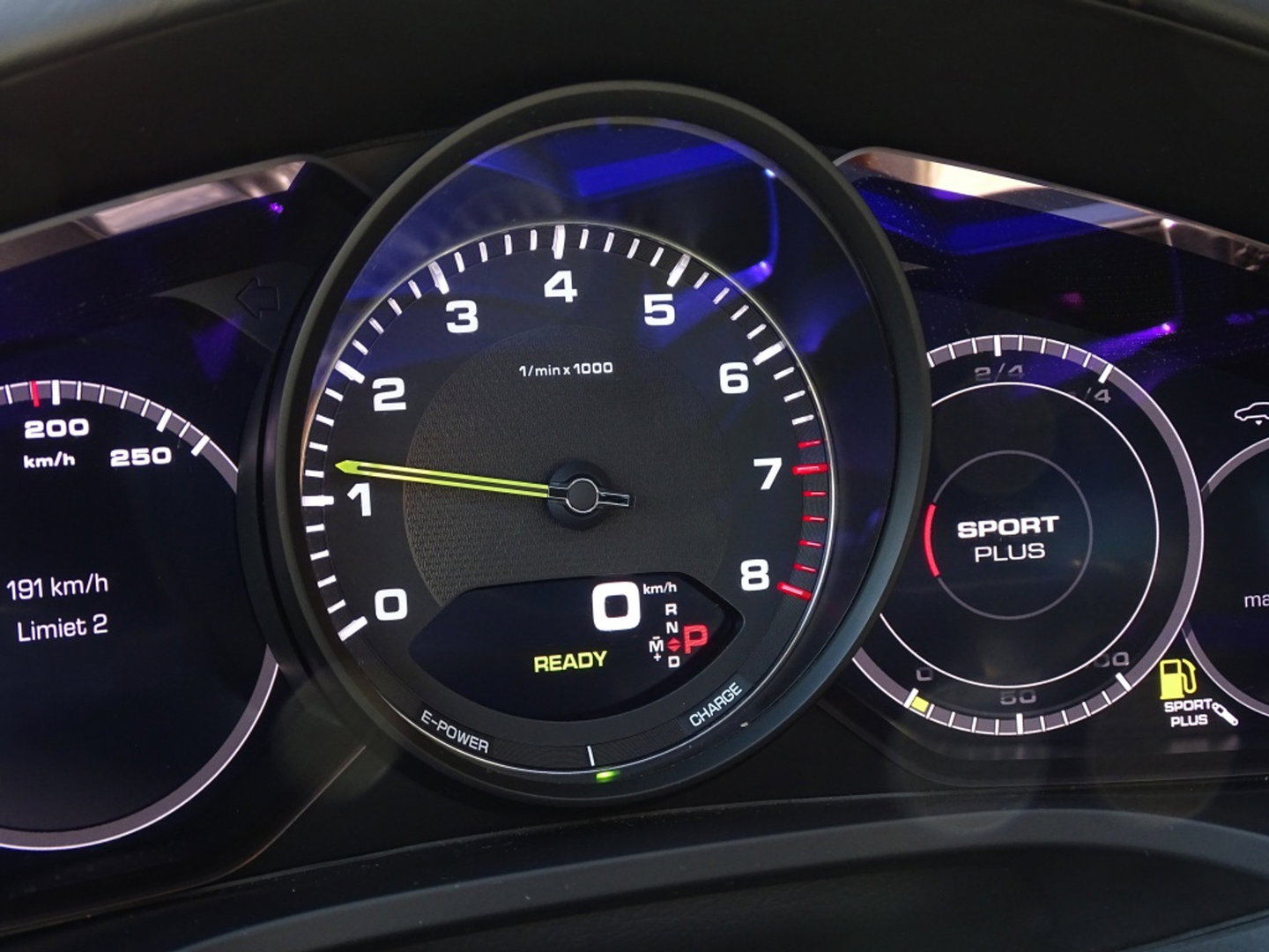 Porsche Cayenne 3.0 E-Hybrid 462PK / sportDesign / softclose / Bose / BTW / 360°