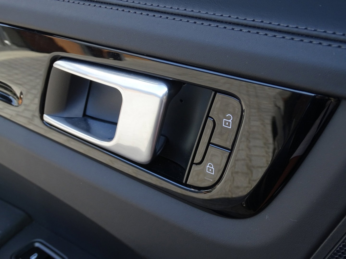 Porsche Cayenne 3.0 E-Hybrid 462PK / sportDesign / softclose / Bose / BTW / 360°