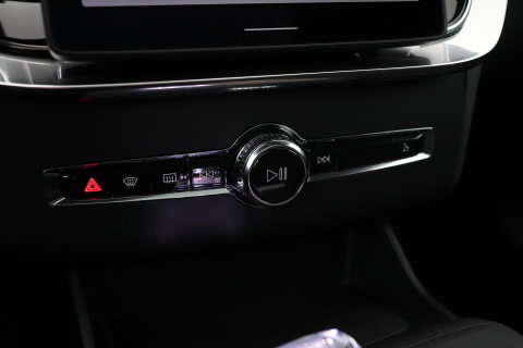 Volvo XC90 T8 Ultra Dark | Harman/Kardon | Trekhaak | Panoramadak | 360° Camera | Head-Up | Pilot Assist | 21 Inch