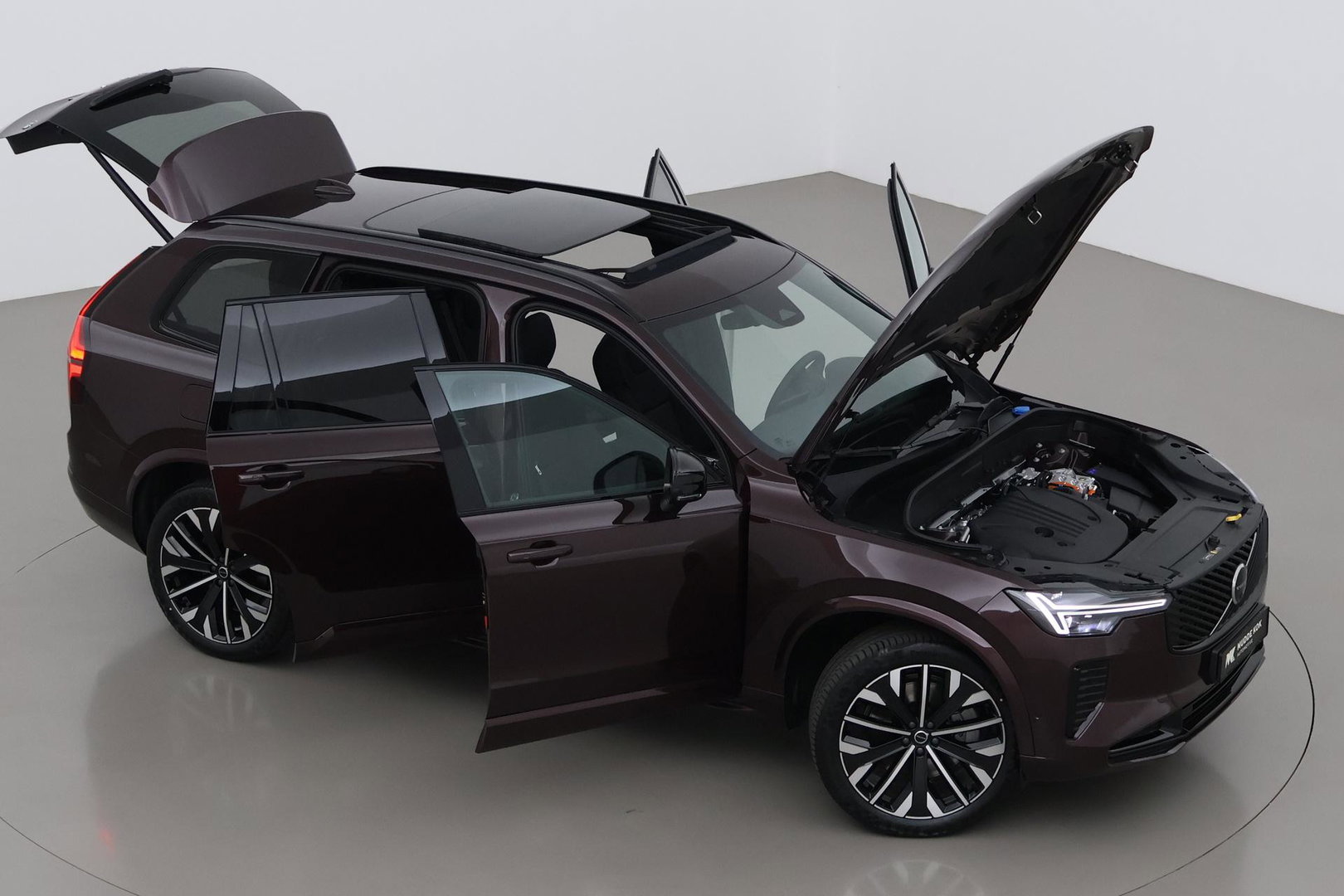 Volvo XC90 T8 Ultra Dark | Harman/Kardon | Trekhaak | Panoramadak | 360° Camera | Head-Up | Pilot Assist | 21 Inch